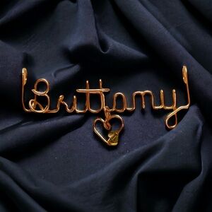 Brittany wired name pendant